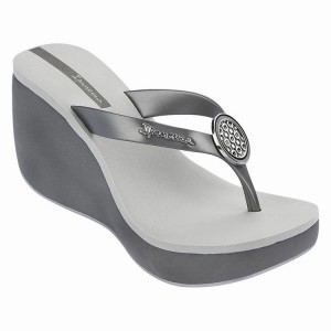 Grey / Silver Women's Ipanema Bossa Flip Flops | ISMPFE-057