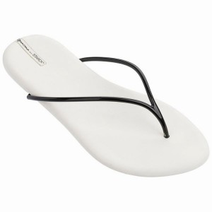 White / Black Women's Ipanema Philippe Starck Thing M II Flip Flops | OYTQEG-275