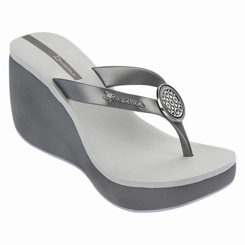 Grey / Silver Women\'s Ipanema Bossa Flip Flops | ISMPFE-057